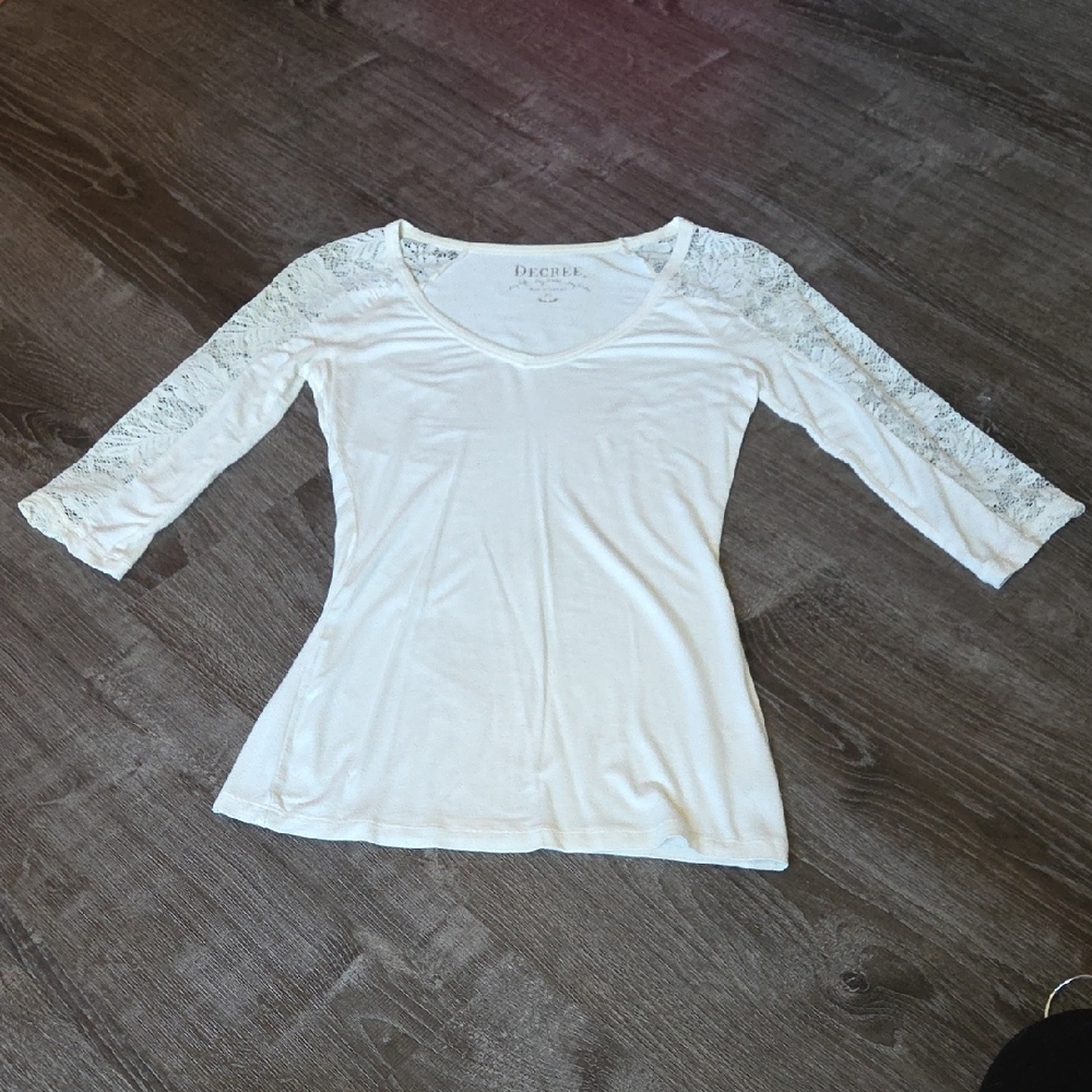 Decree White 3/4 Sleeve Lace Top